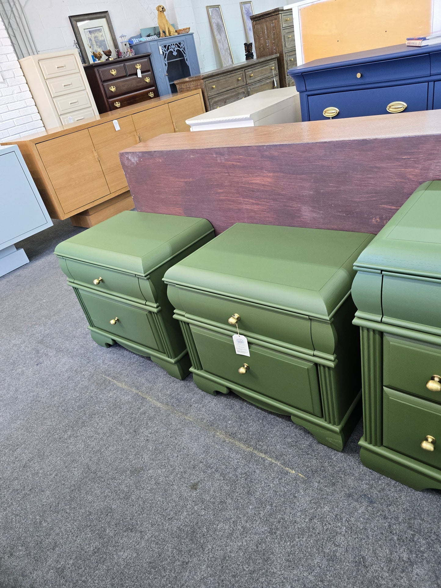 Green pair of nightstands