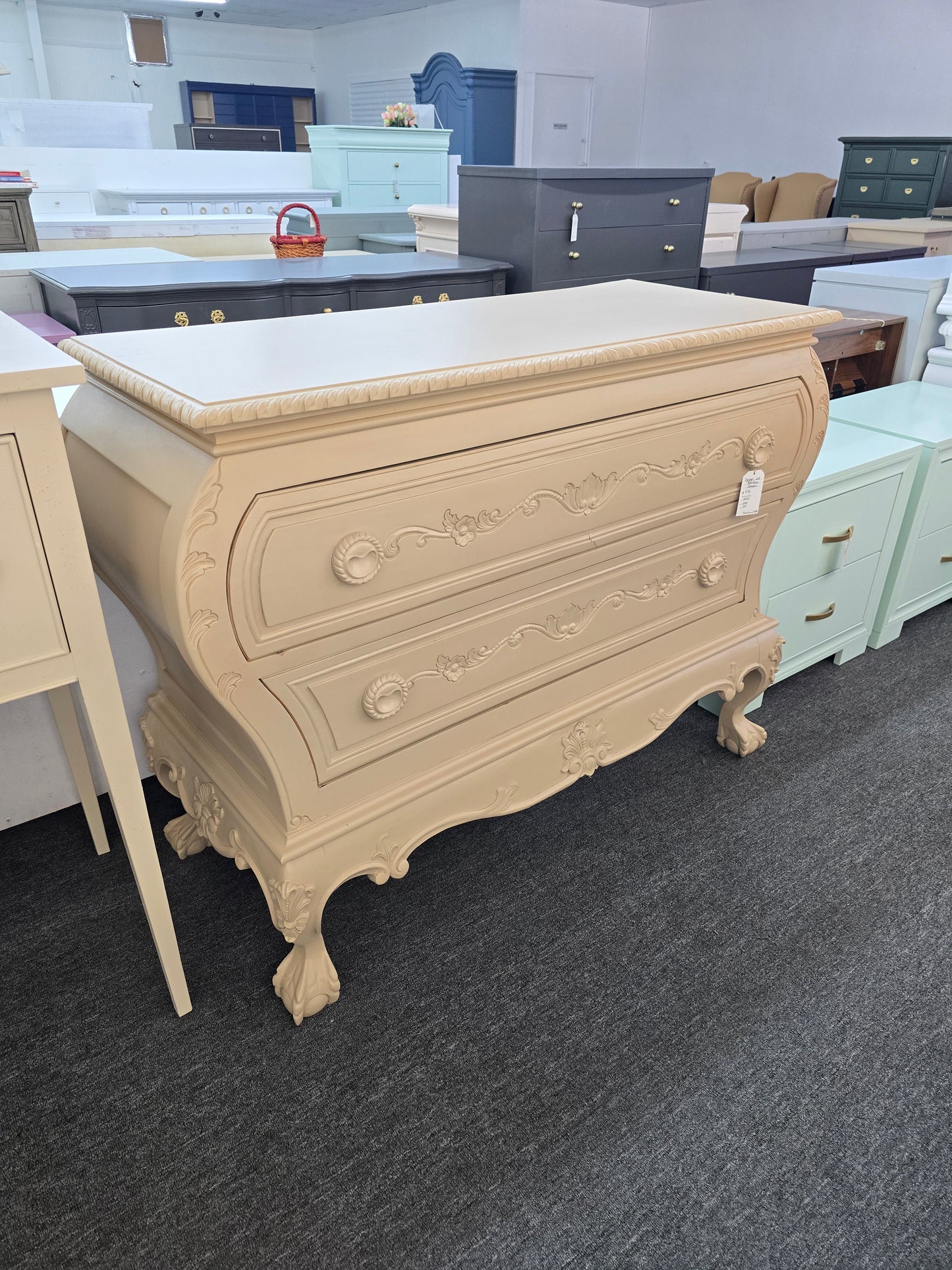 Beige bombay 2 drawers dresser