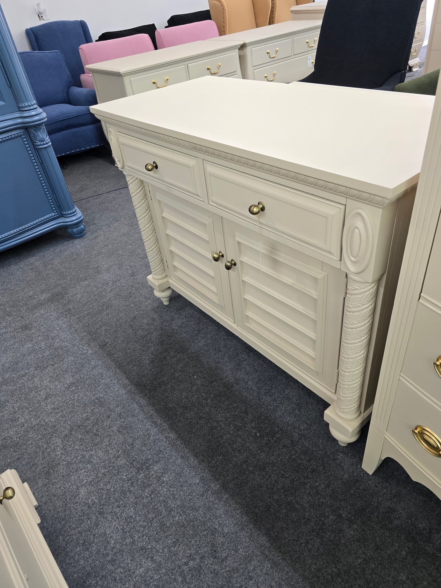 Beige carved 2 doors 2 drawers cabinet