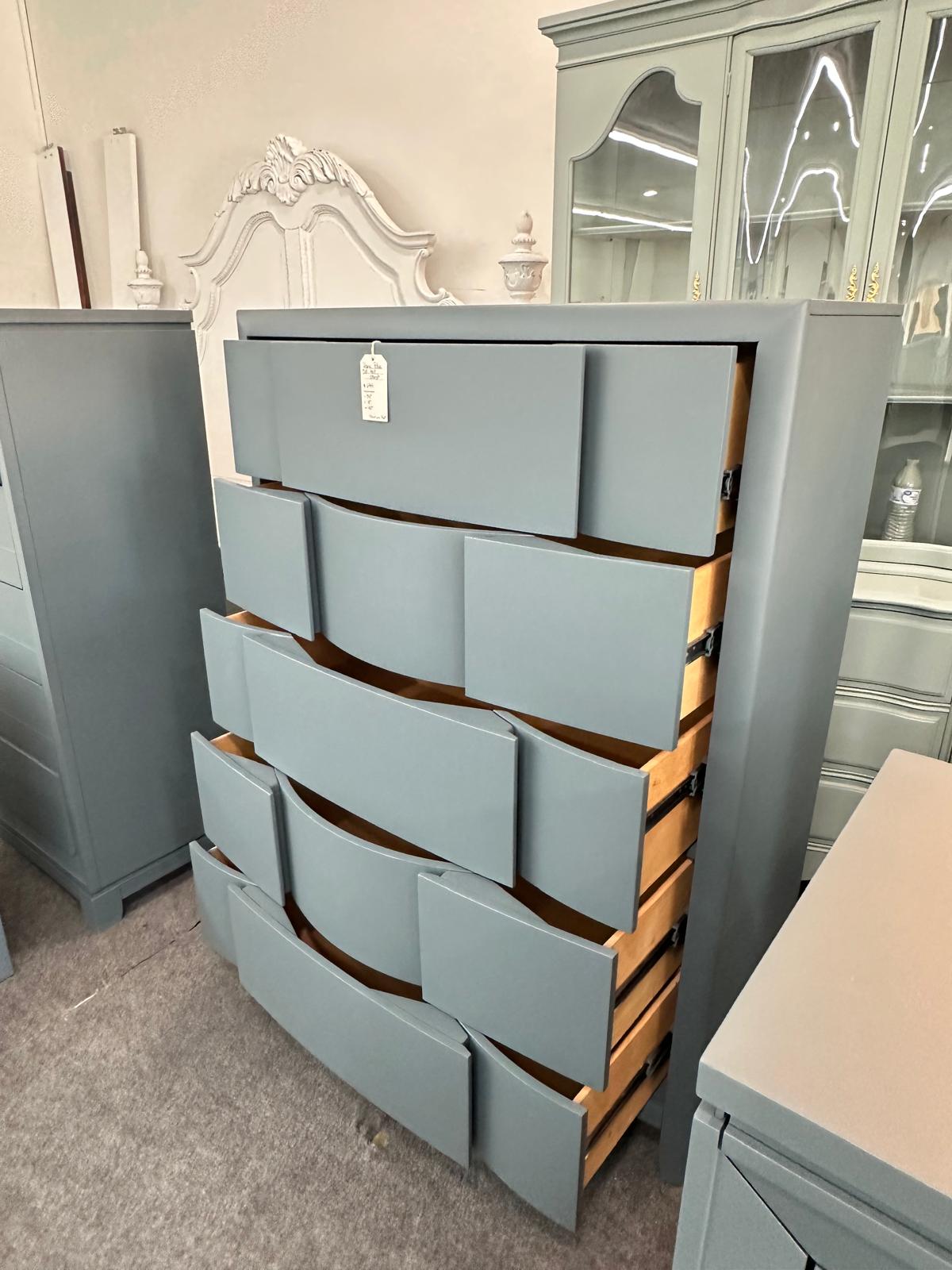 Dark blue 5 drawers layered chest
