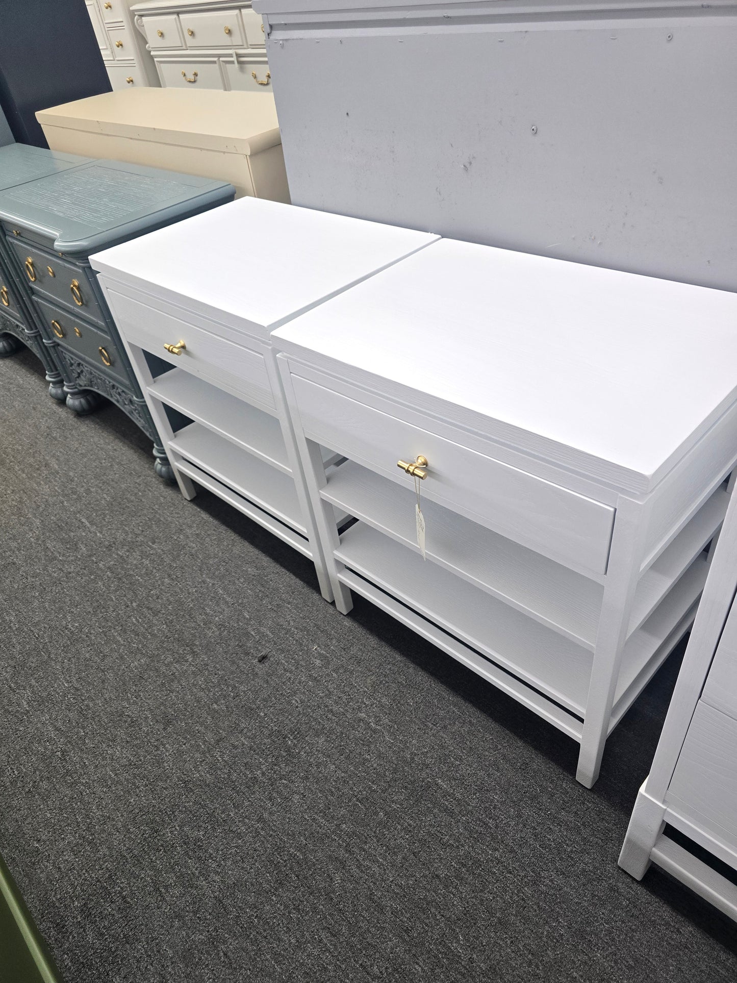 Stanley white lacquered pair of nightstands