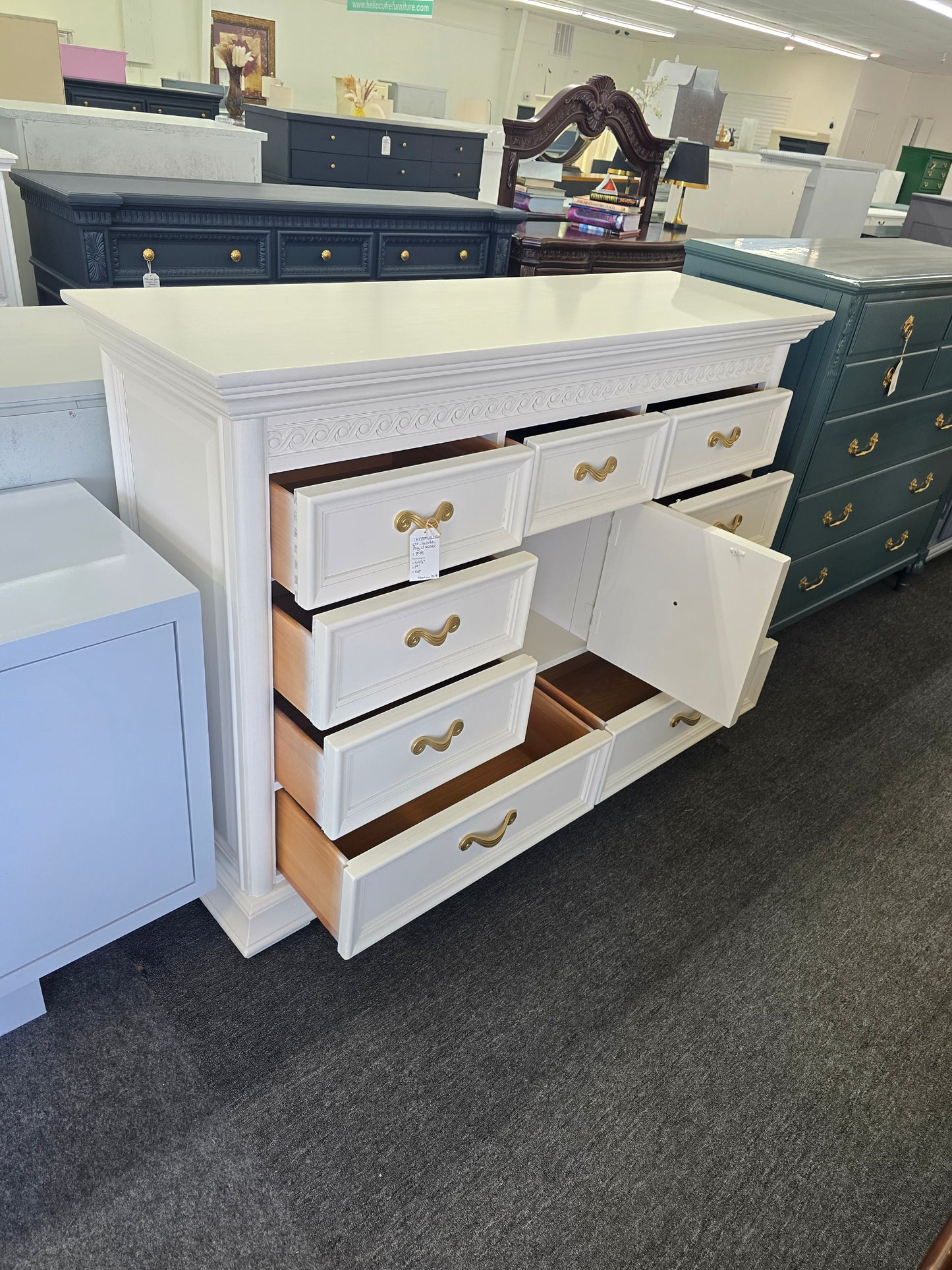 Thomasville off white beautiful dresser