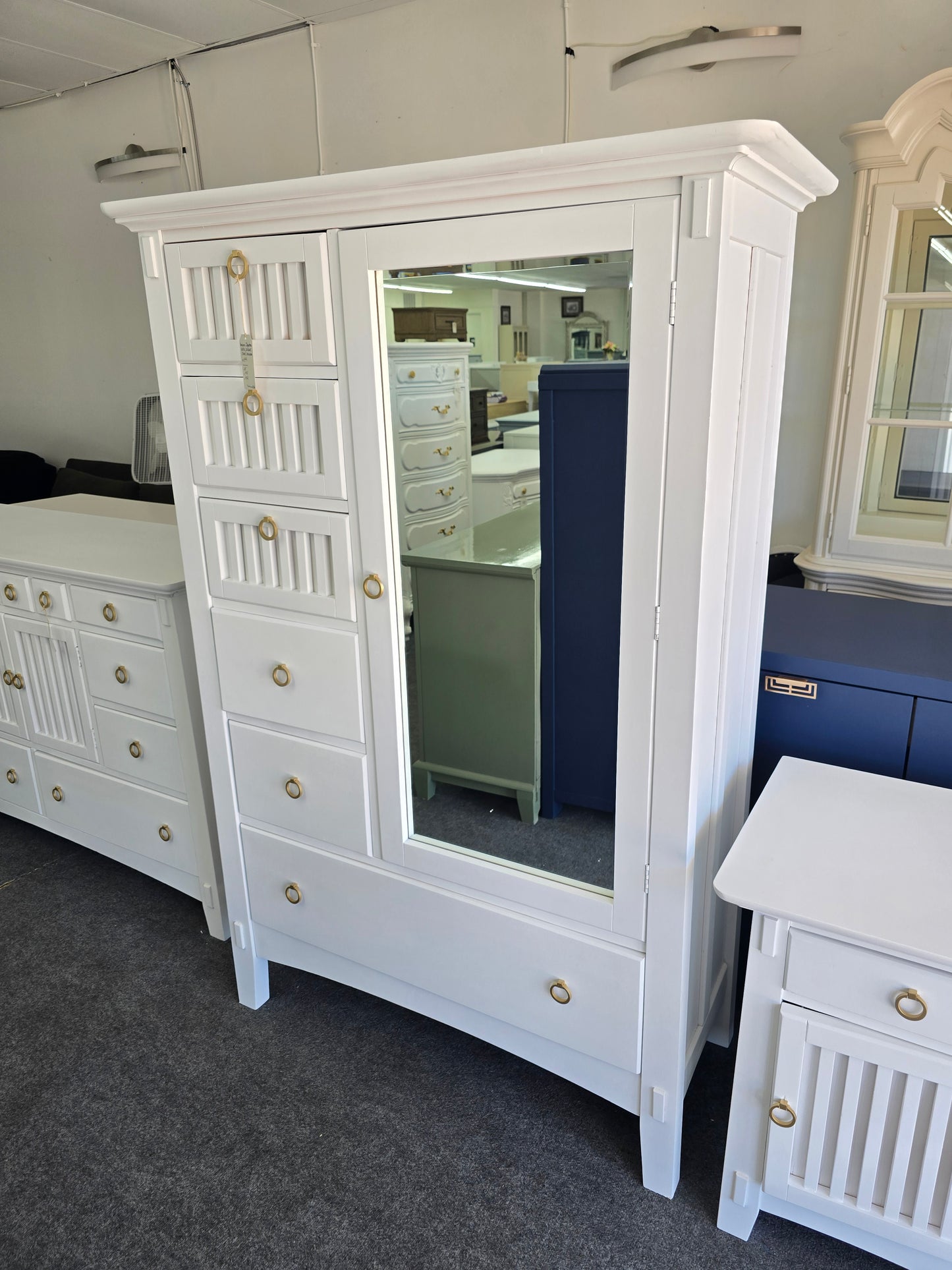 American signature whit3 lacquered chest/armoire