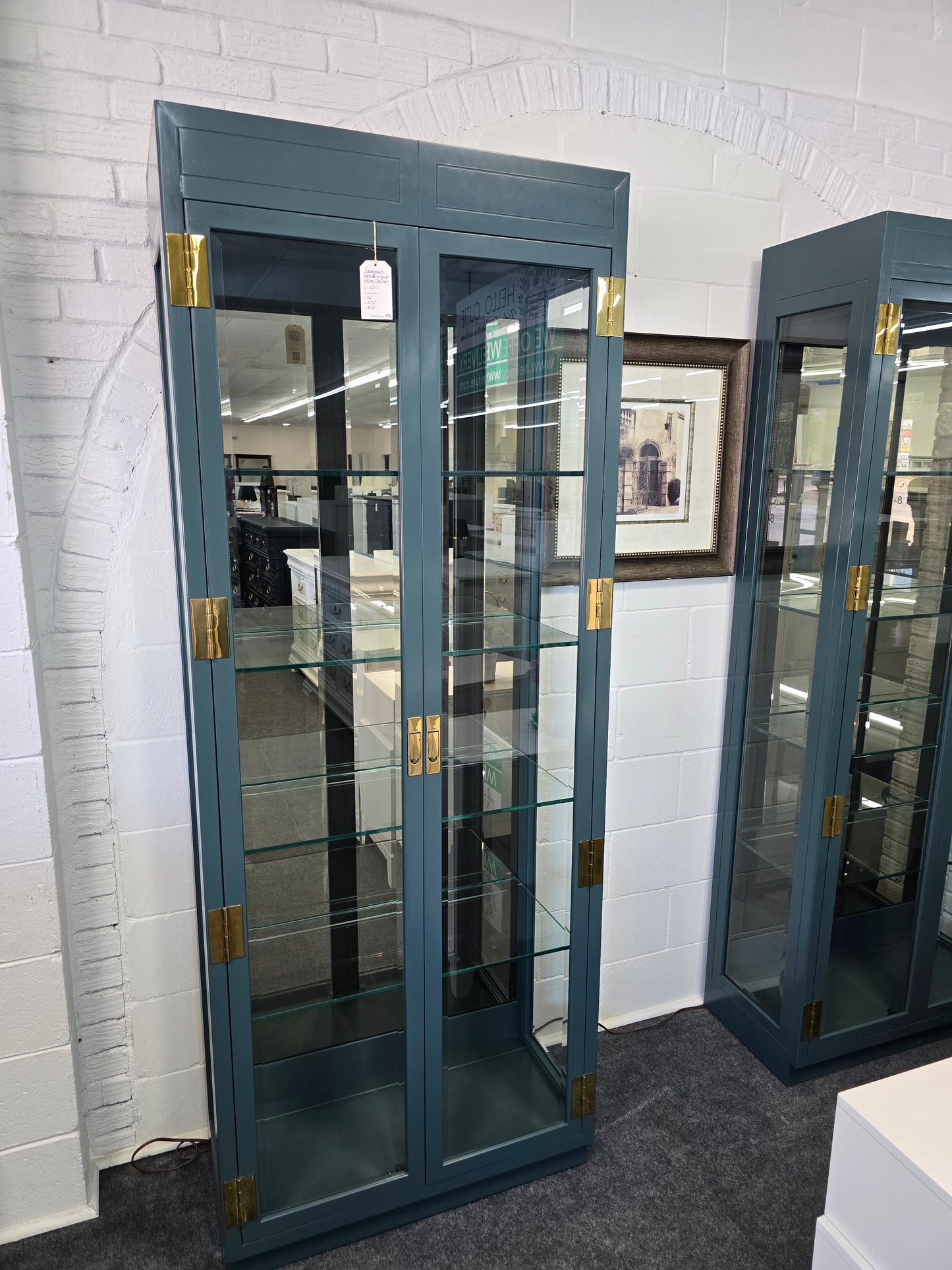 Green lacquered glass cabinet
