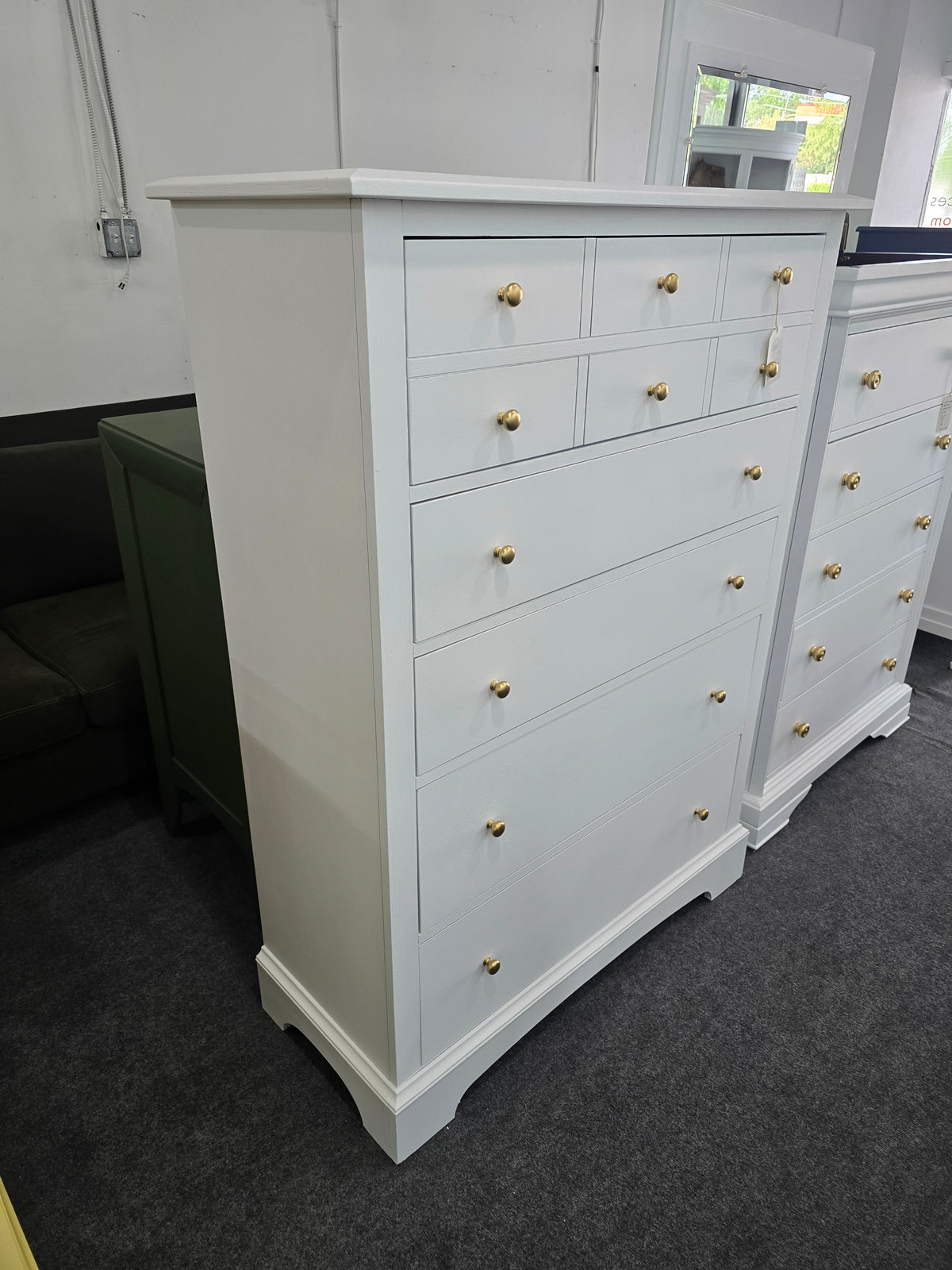 Solid wood white lacquered chest
