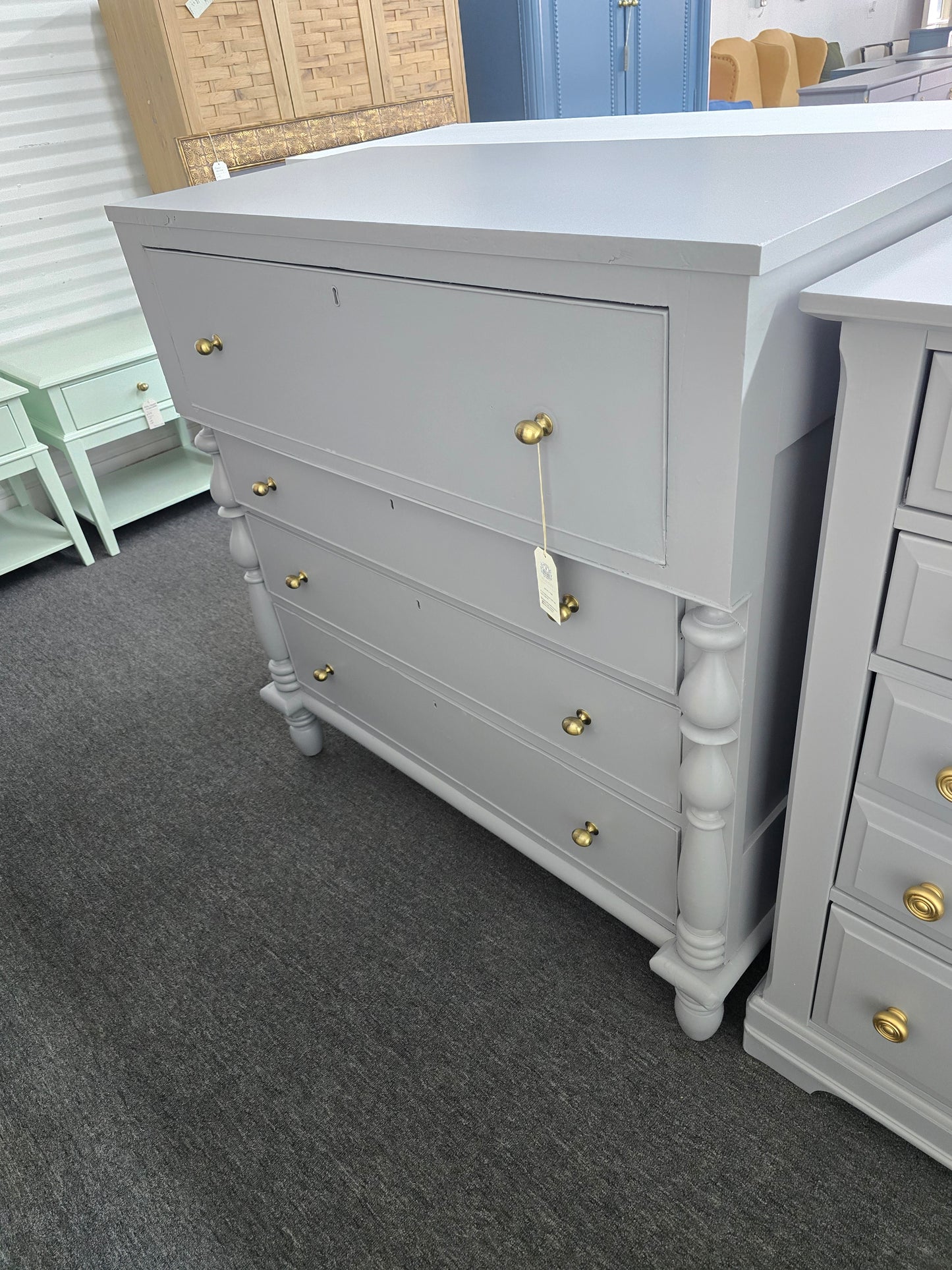 Antique gray 4 drawers chest