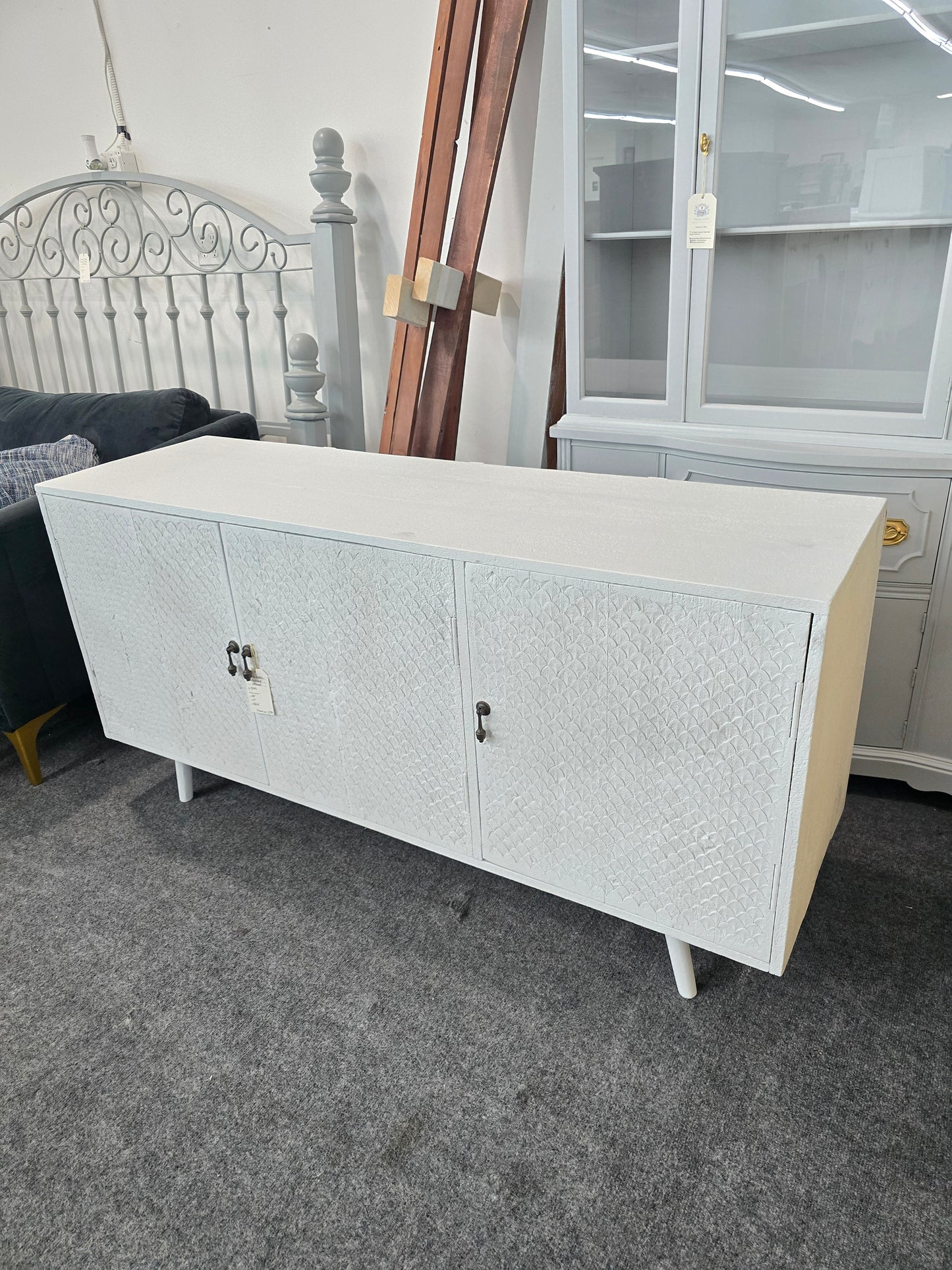 Rustic white lacquered cabinet