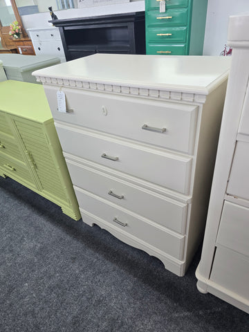 4 drawers cream chest