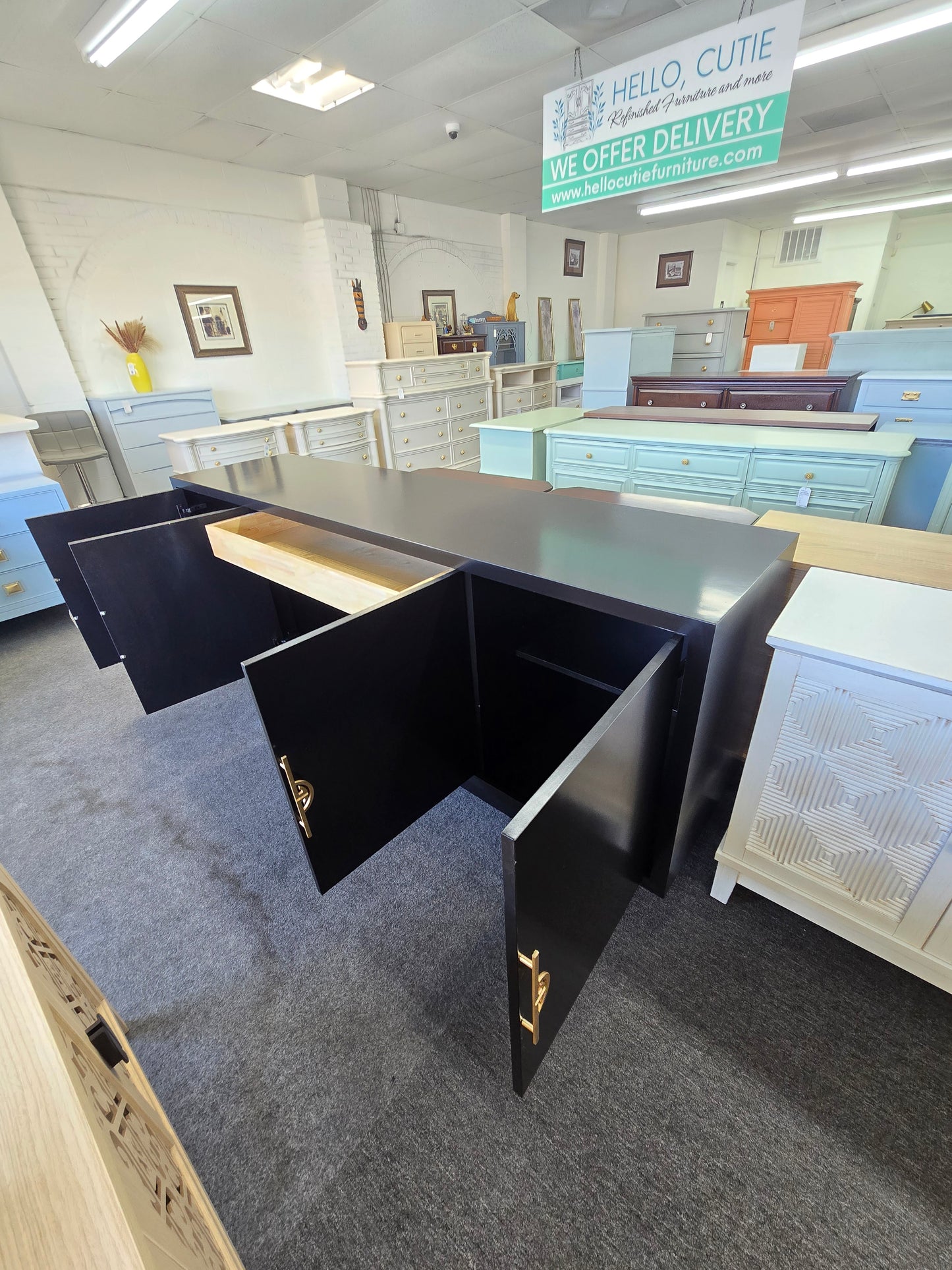 New HC sideboard lacquered black