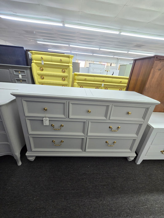 Havertys light gray dresser