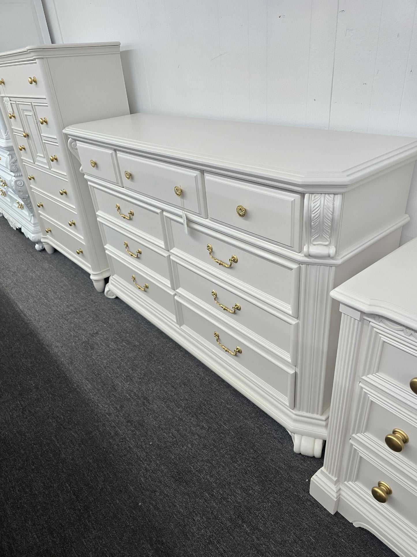 Broyhill cream beautiful dresser