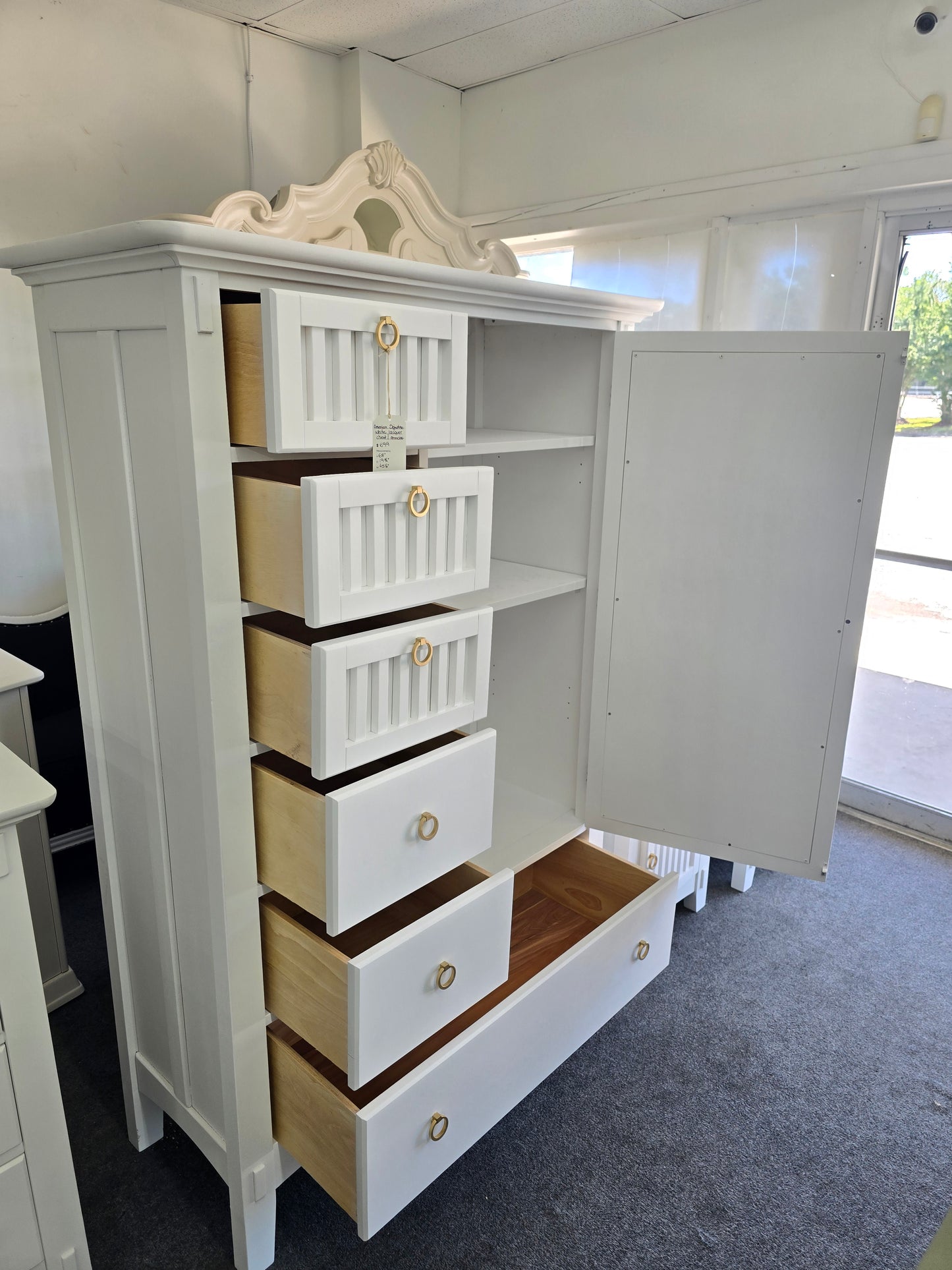 American signature whit3 lacquered chest/armoire