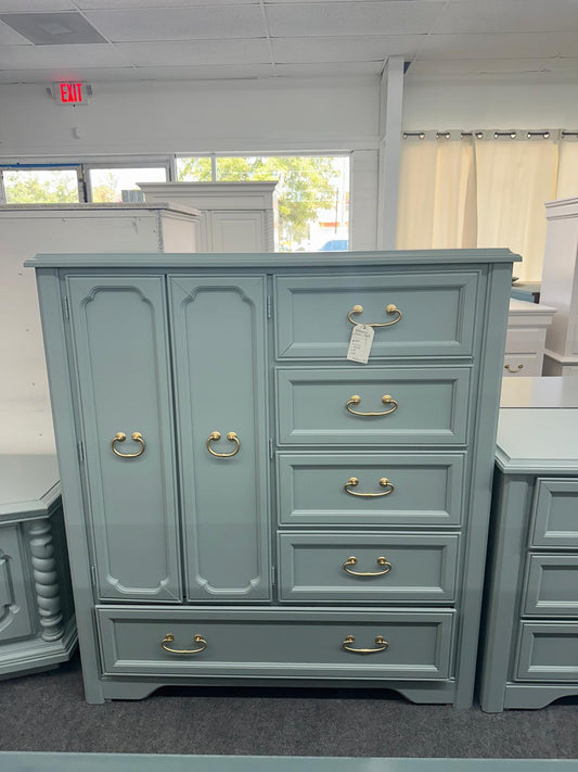 Broyhill teal chest/armoir3