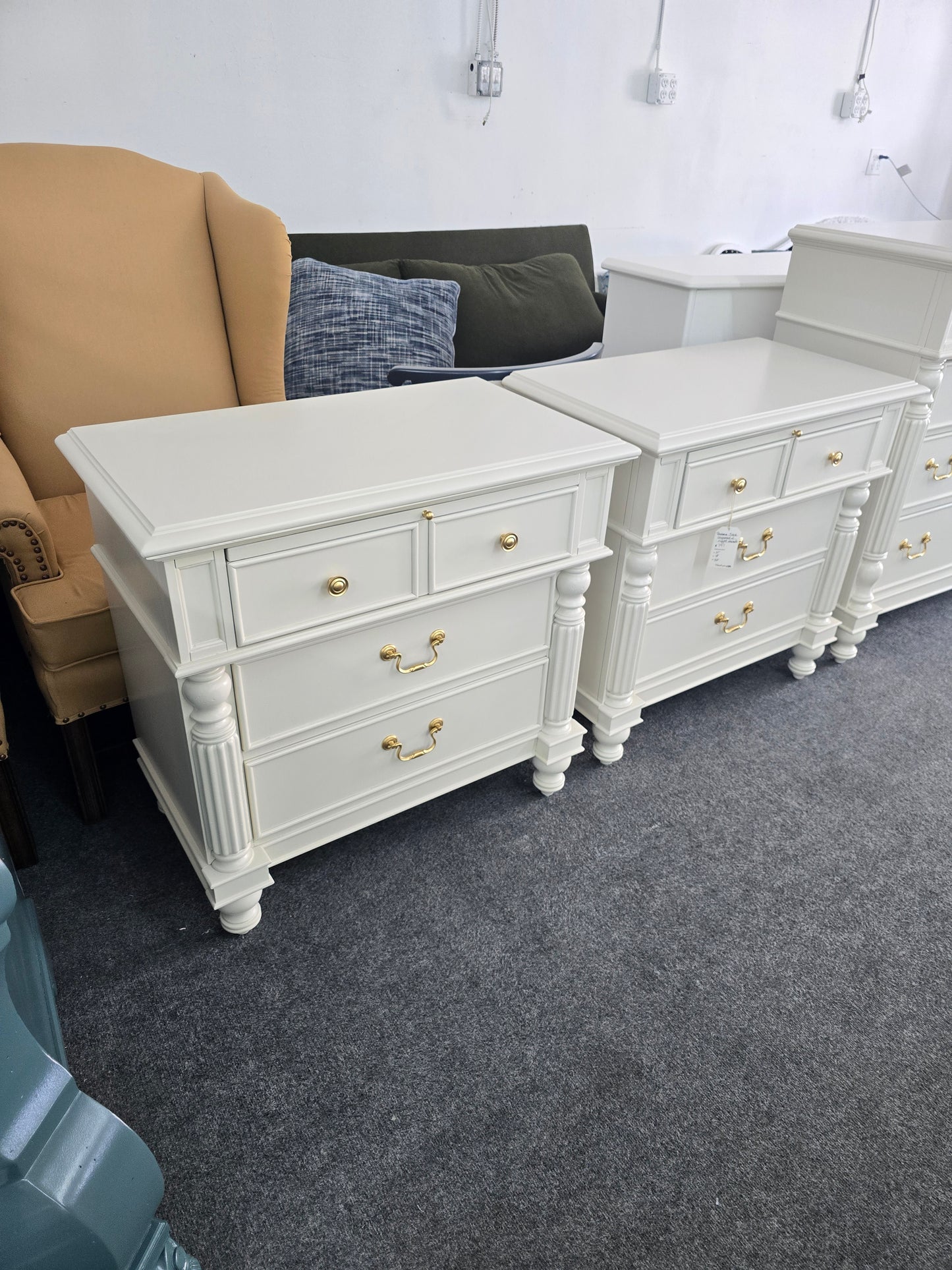 Pawama Jack solid wood cream lacquered pair of nightstands