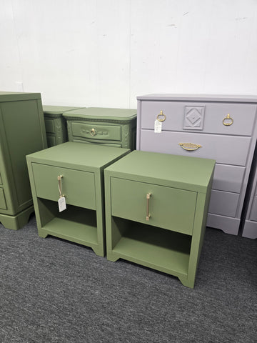 Pair of nightstands "oak moss" green