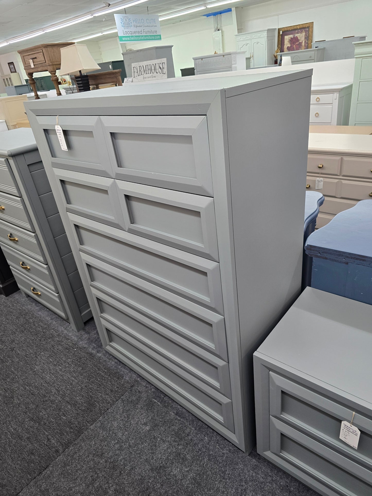 Thomasville grewn gray chest