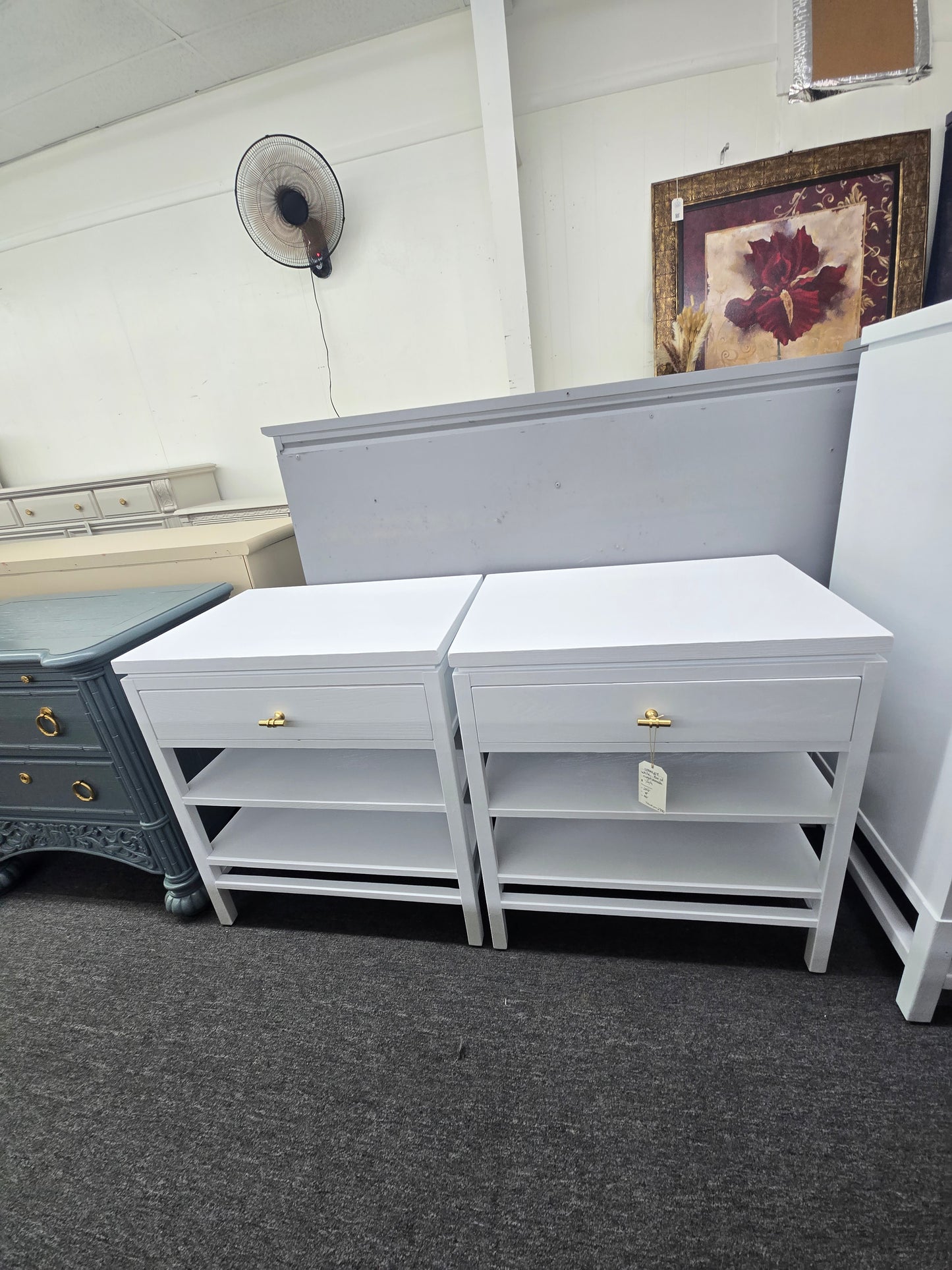 Stanley white lacquered pair of nightstands