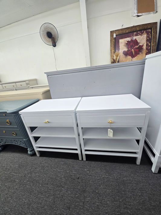 Stanley white lacquered pair of nightstands