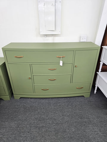 Oak moss green dresser non symmetrical