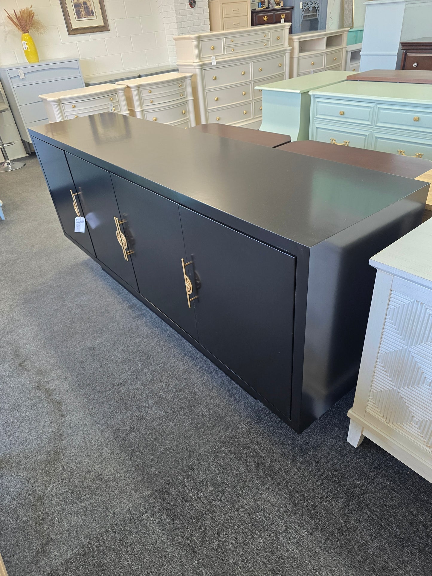 New HC sideboard lacquered black